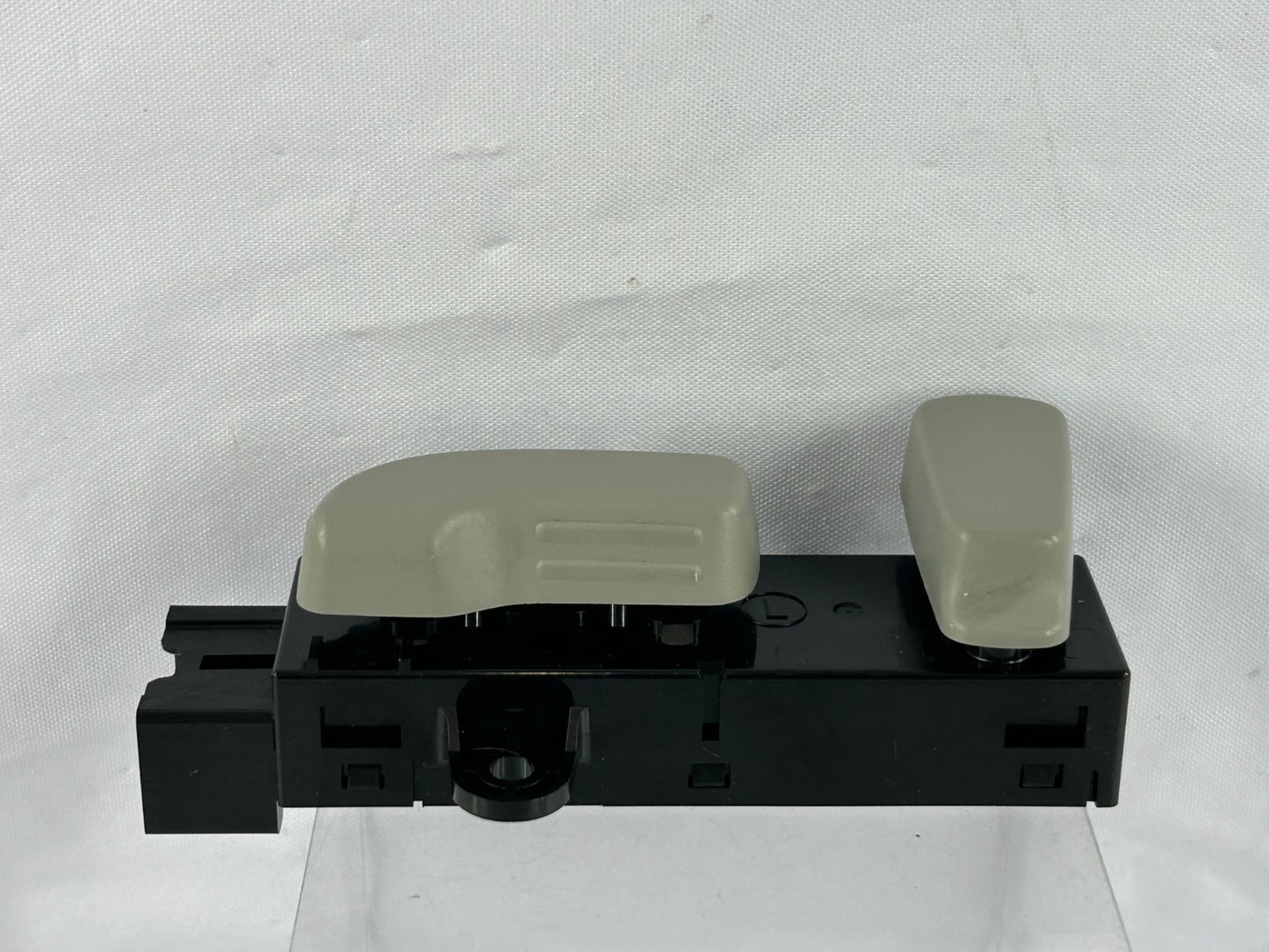 2014-2018 Subaru Forester Front Left Power Seat Control Switch OEM 64176FJ010