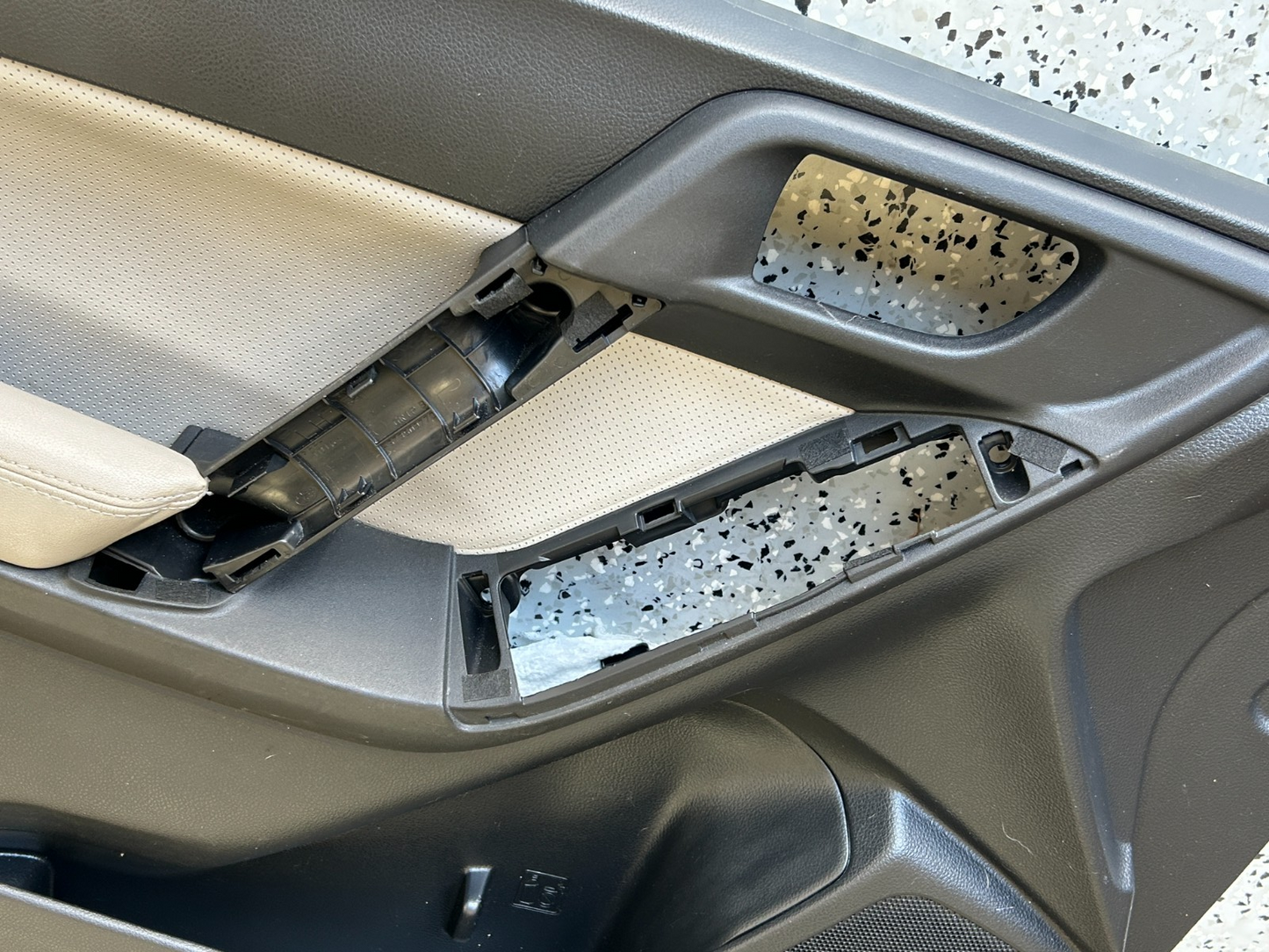 2014-2016 Subaru Forester Front Left Interior Door Trim Panel OEM 94212SG110NA