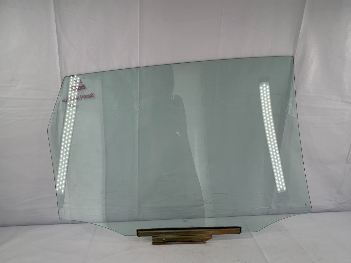 2003-2005 Toyota Matrix Rear Left Side Door Window Glass OEM 68104-02150