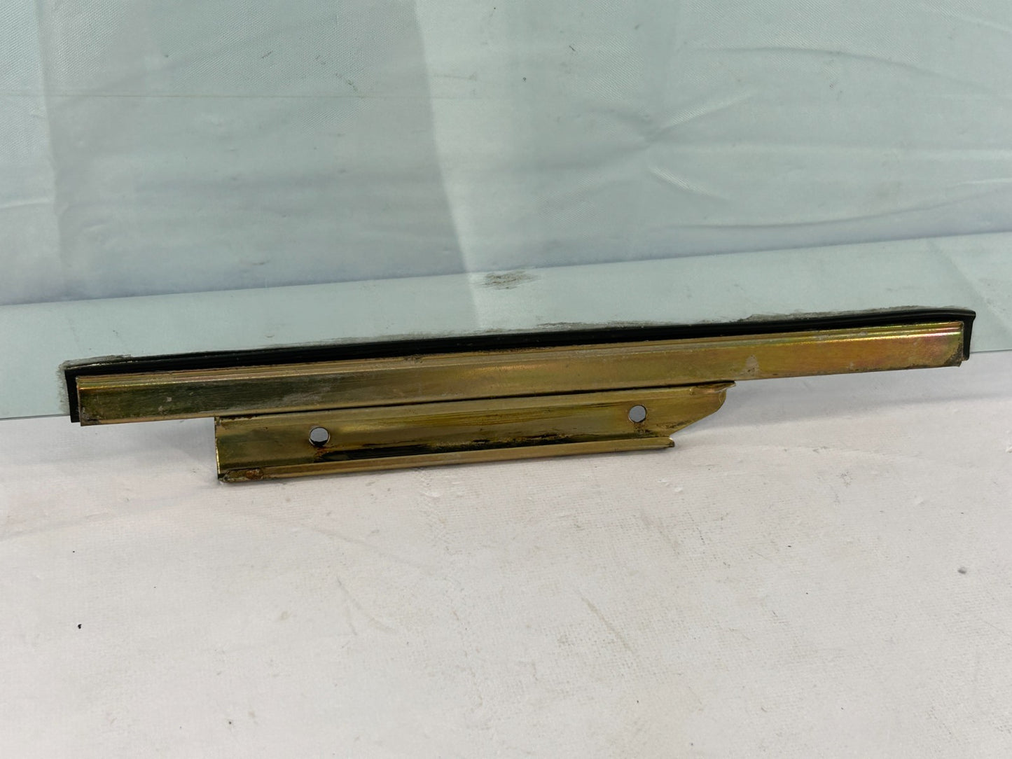 2003-2005 Toyota Matrix Rear Left Side Door Window Glass OEM 68104-02150
