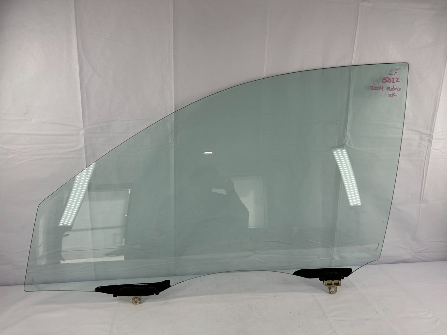 2003-2005 Toyota Matrix Front Left Driver Side Door Window Glass OEM 68102-02170