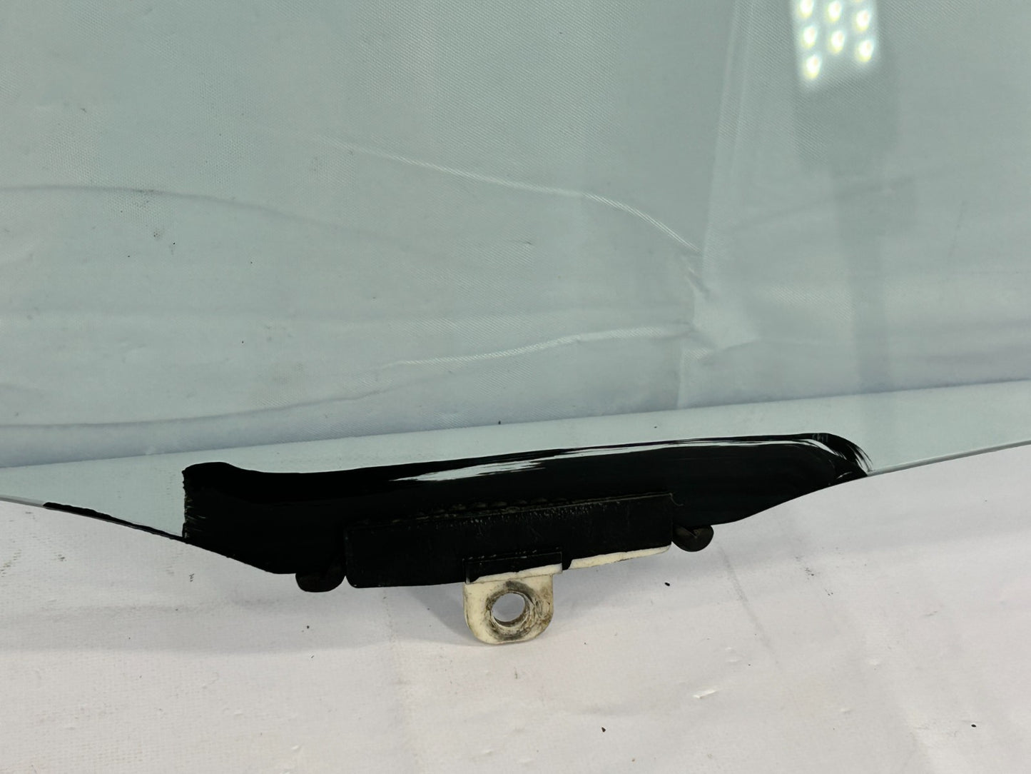 2003-2005 Toyota Matrix Front Left Driver Side Door Window Glass OEM 68102-02170