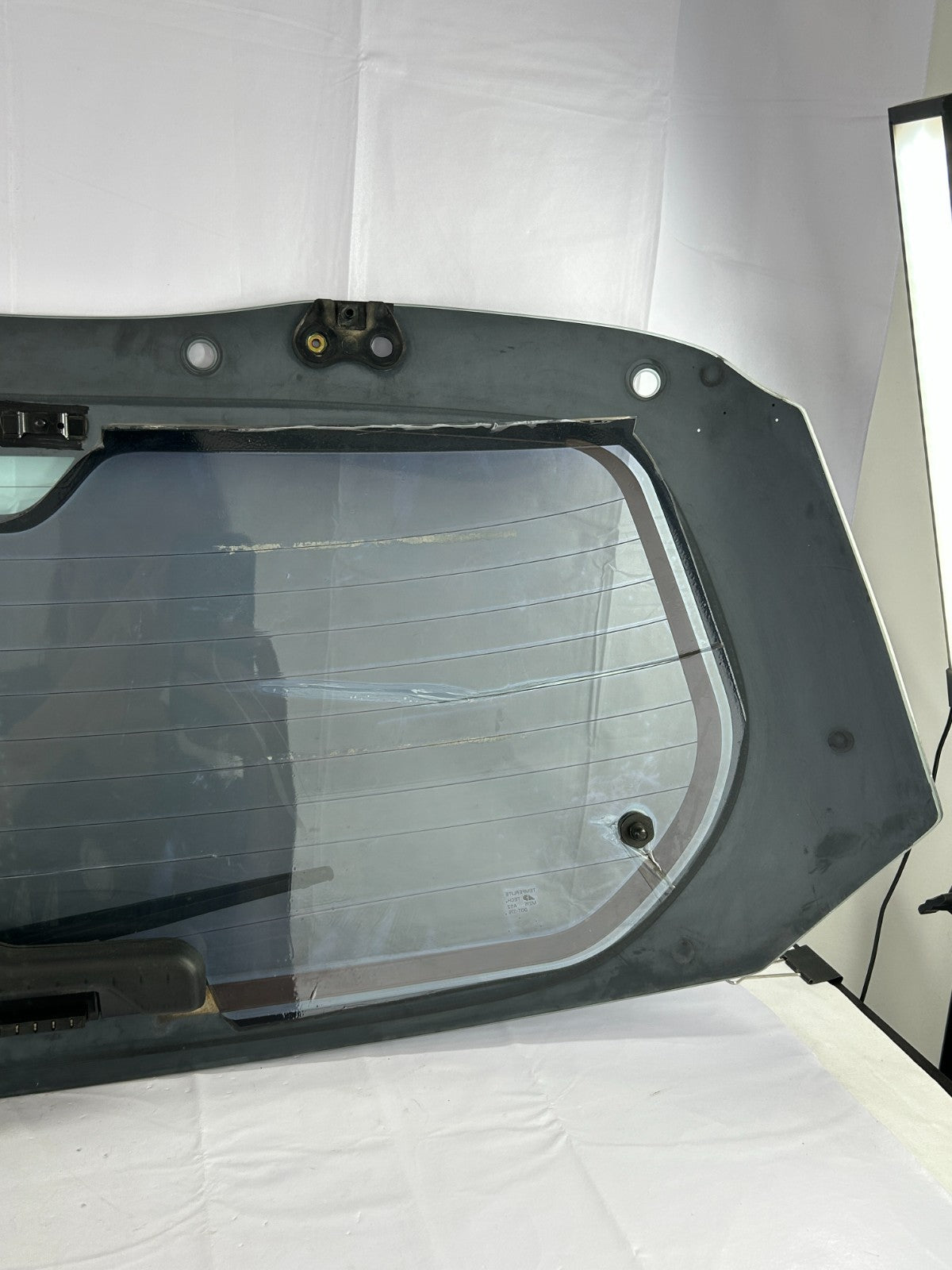 2003-2005 Toyota Matrix Rear Window Heated Door Glass With Wiper OEM 68105-02050