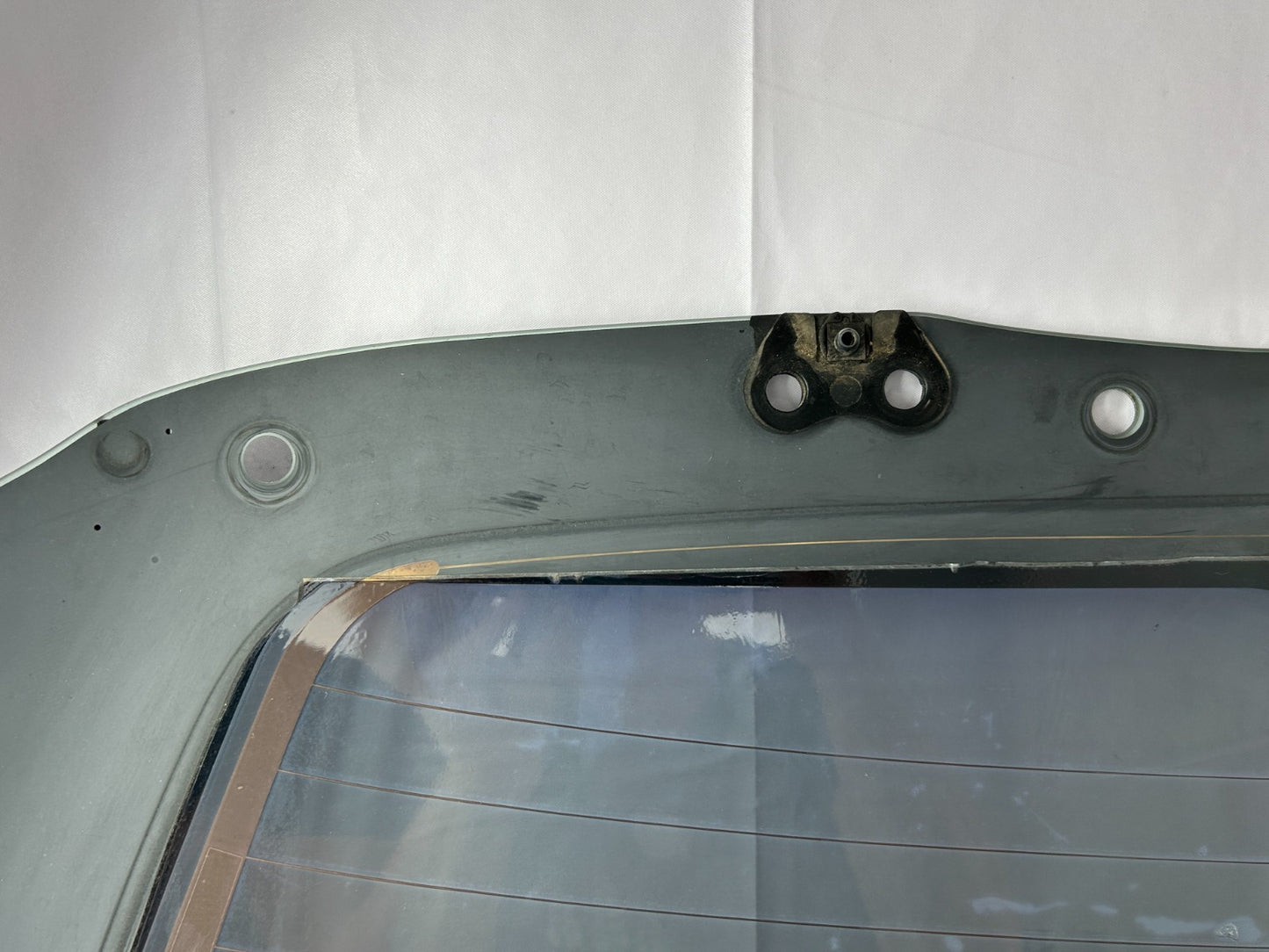 2003-2005 Toyota Matrix Rear Window Heated Door Glass With Wiper OEM 68105-02050