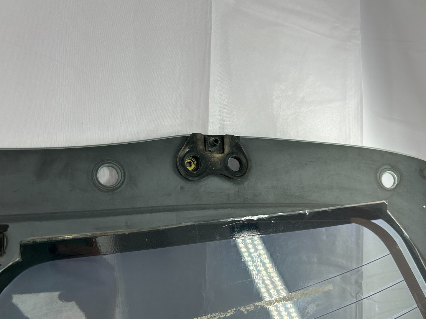2003-2005 Toyota Matrix Rear Window Heated Door Glass With Wiper OEM 68105-02050