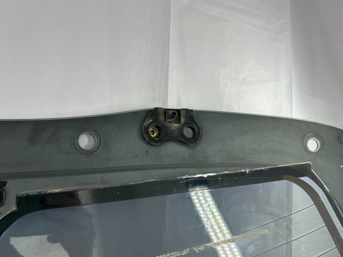 2003-2005 Toyota Matrix Rear Window Heated Door Glass With Wiper OEM 68105-02050