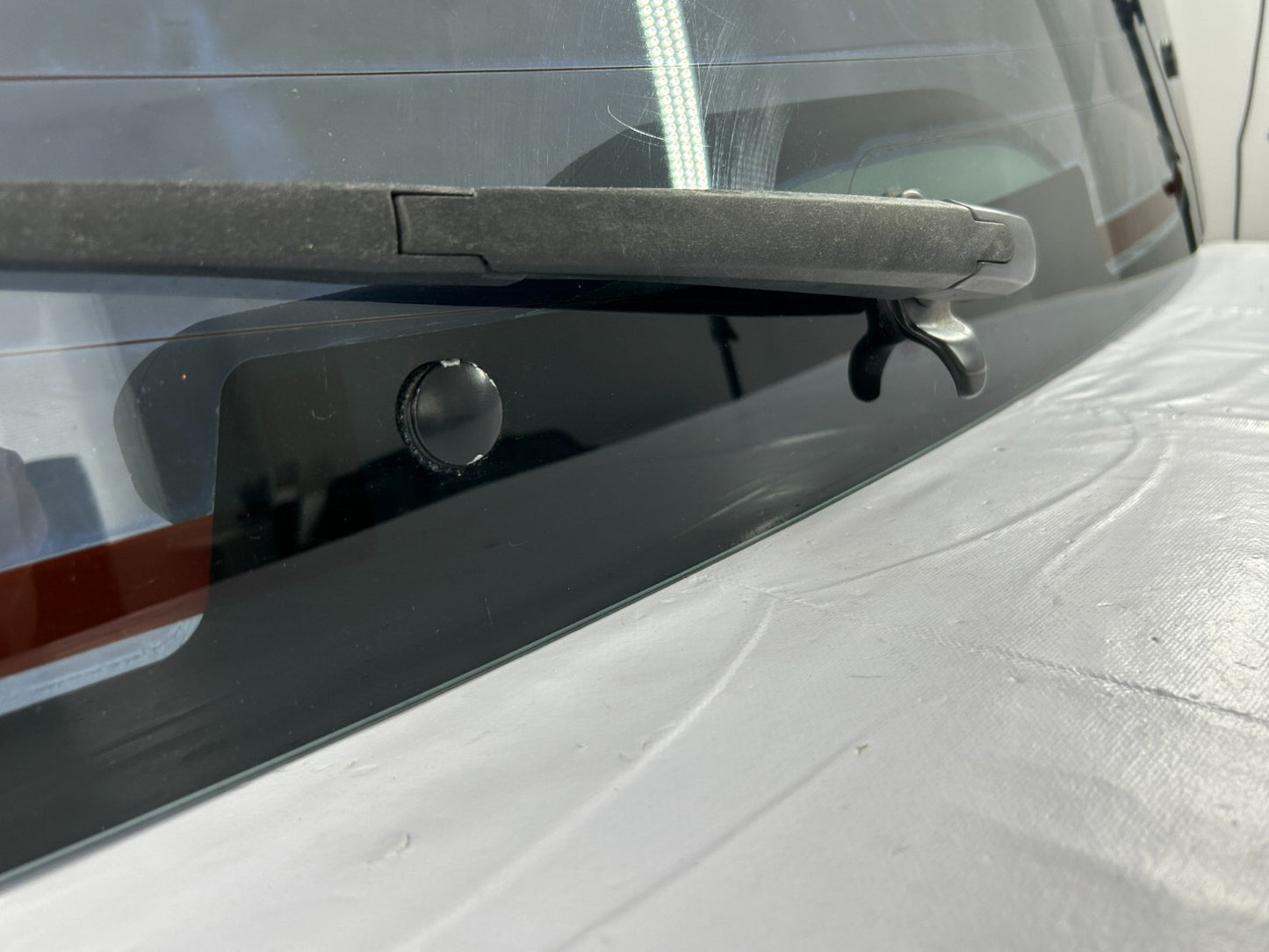 2003-2005 Toyota Matrix Rear Window Heated Door Glass With Wiper OEM 68105-02050