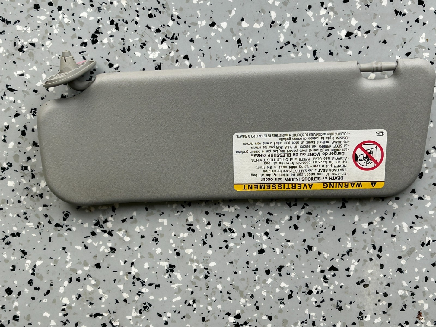 03-05 Toyota Matrix Right Passenger Side Interior Sun Visor OEM 74310-01050-B1