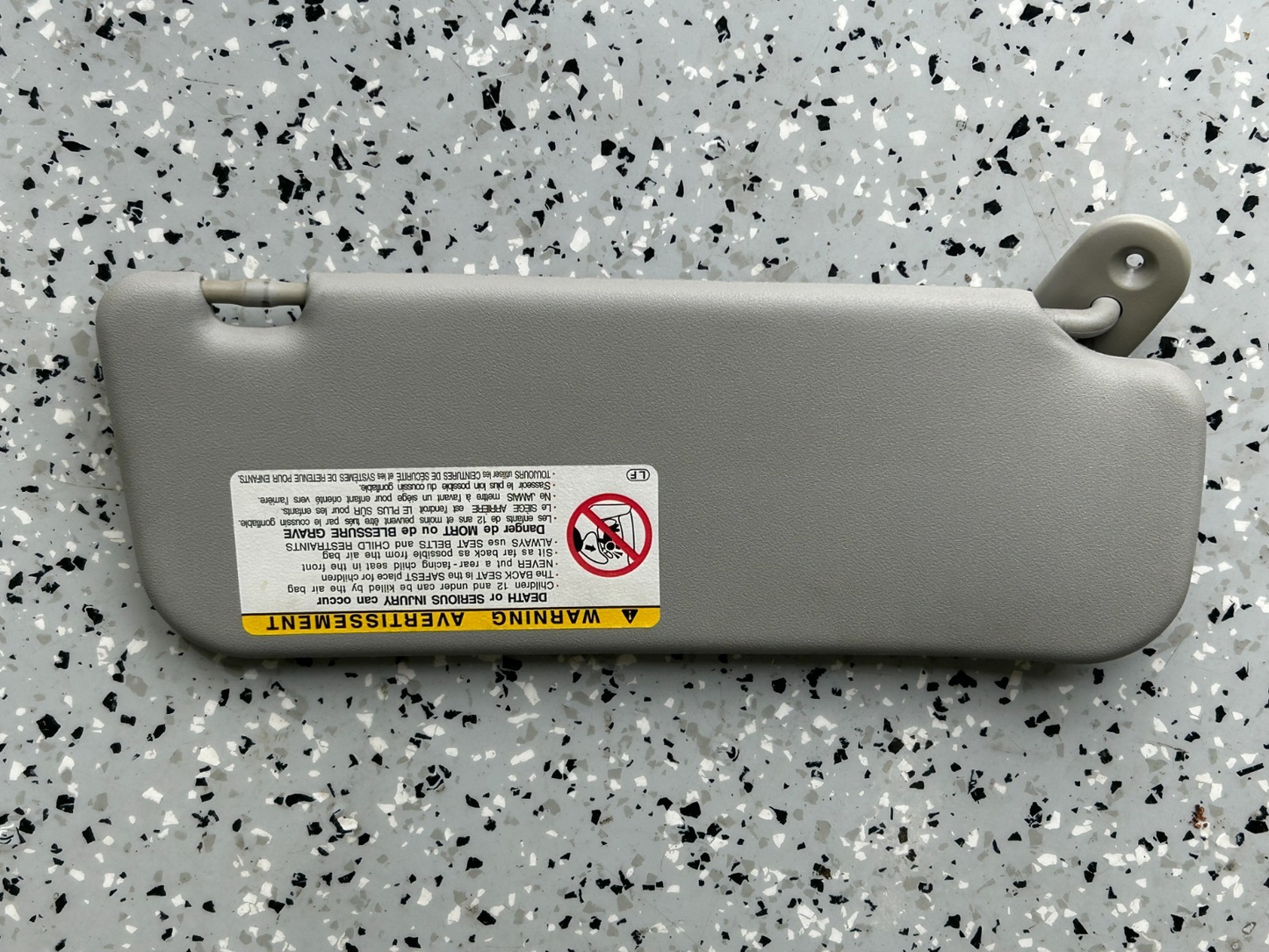 2003-2005 Toyota Matrix Left Driver Side Sun Visor Assembly OEM 74320-02380-B0
