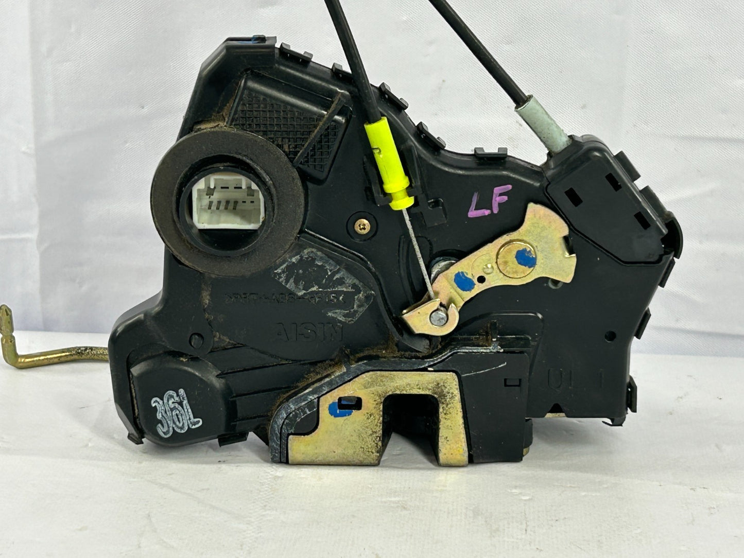 2003-2008 Toyota Matrix Front Left Door Lock Latch Actuator OEM 69040-02120
