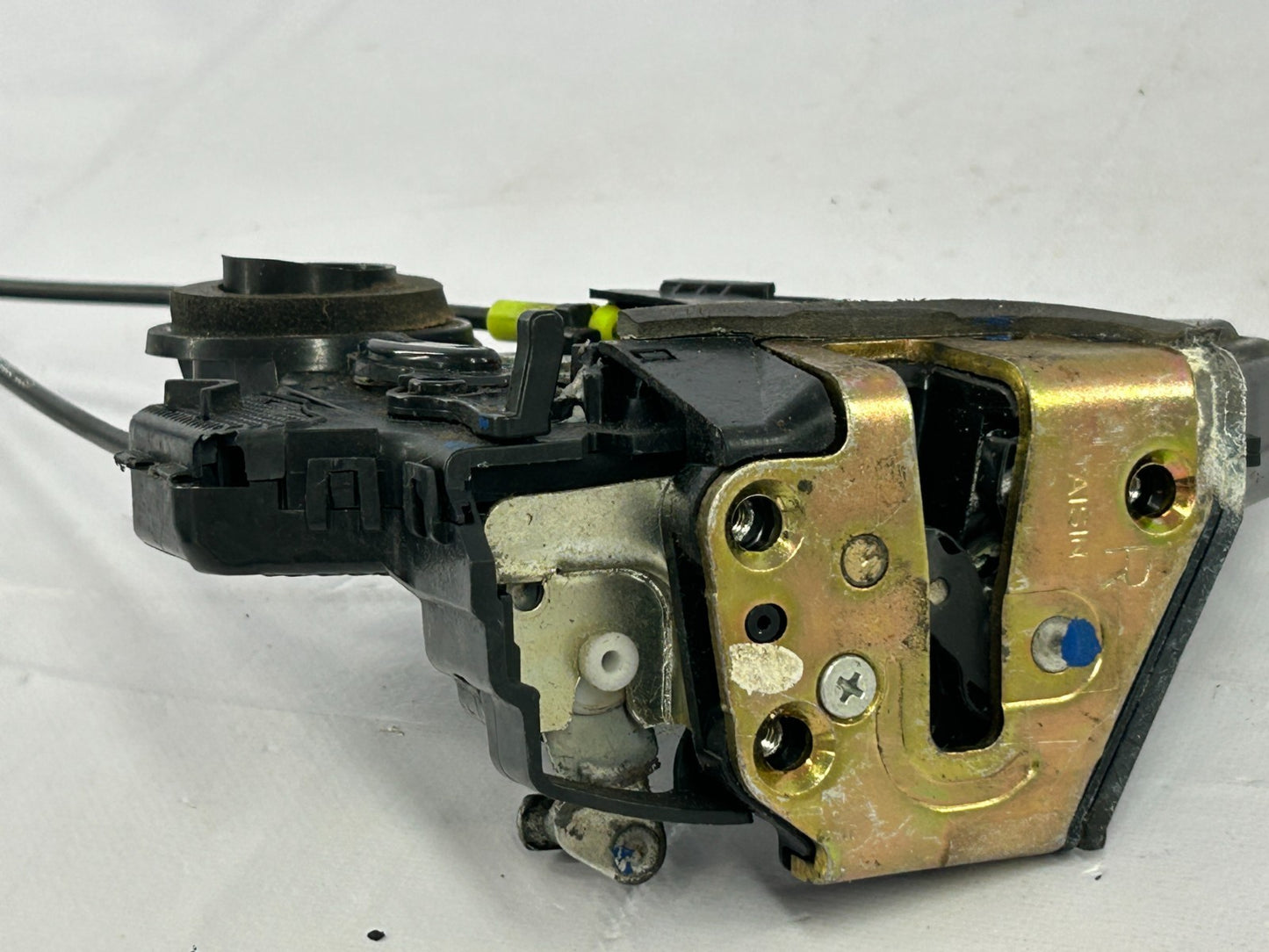 2003-2008 Toyota Matrix Rear Right Side Door Lock Latch Actuator OEM 69330-01051