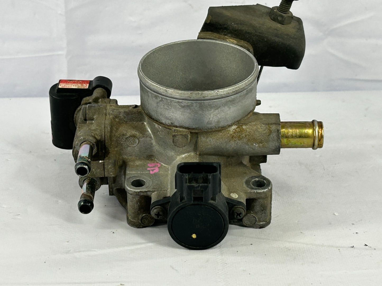 2003-2005 Toyota Matrix 1.8L Throttle Body Valve Assembly OEM 22210-22170