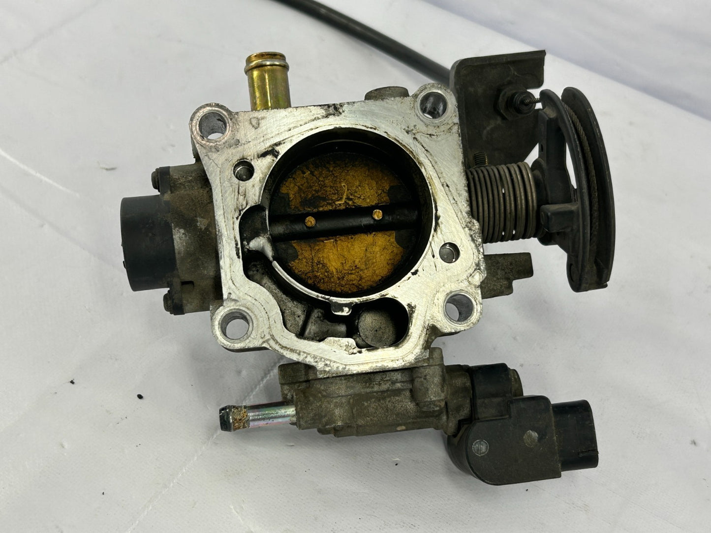 2003-2005 Toyota Matrix 1.8L Throttle Body Valve Assembly OEM 22210-22170