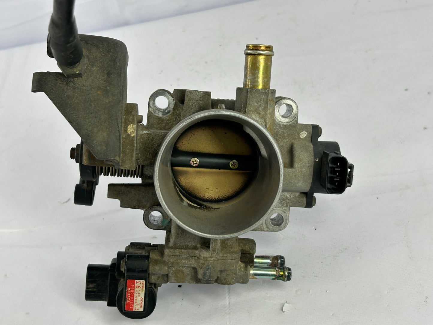 2003-2005 Toyota Matrix 1.8L Throttle Body Valve Assembly OEM 22210-22170