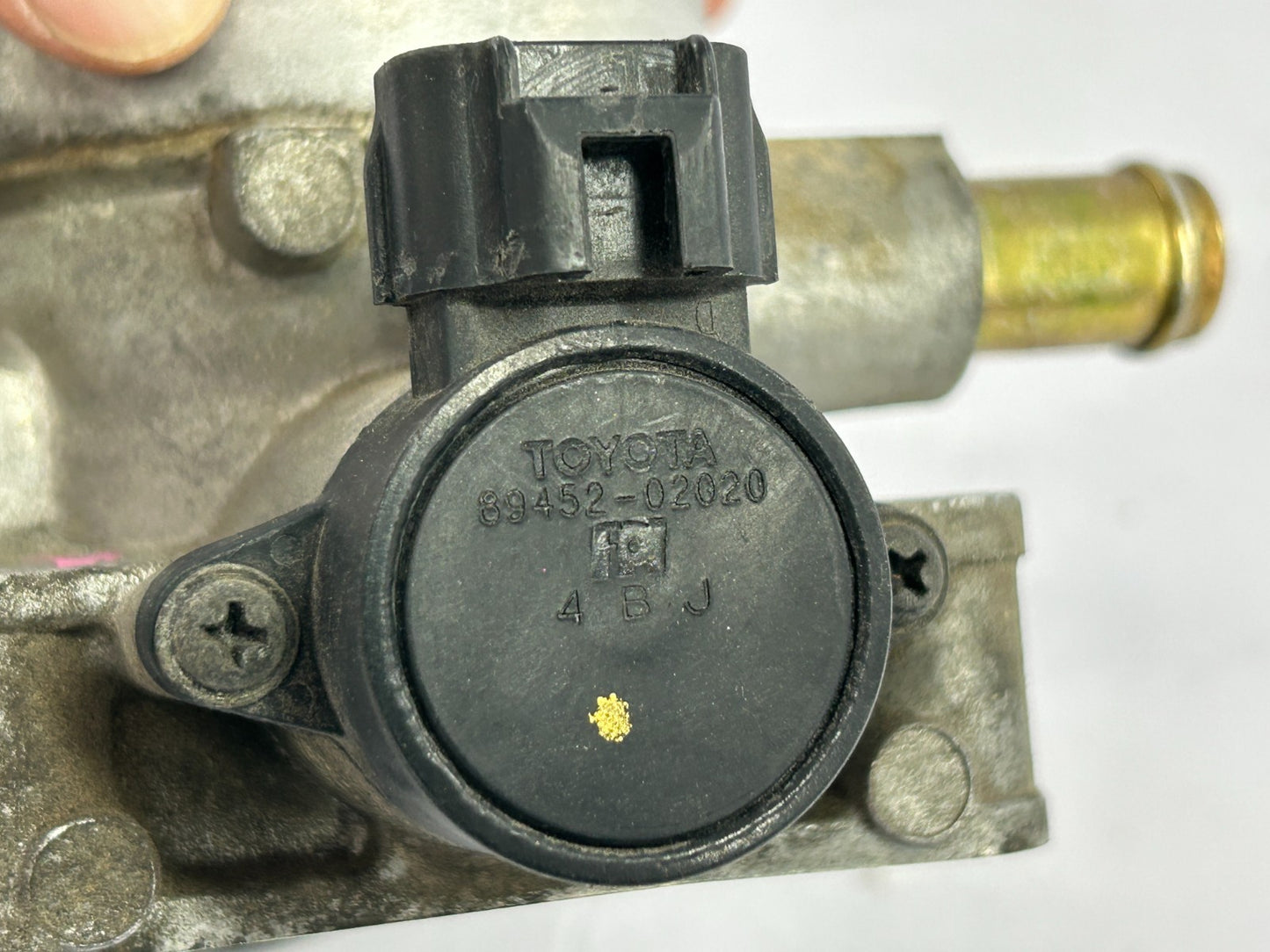 2003-2005 Toyota Matrix 1.8L Throttle Body Valve Assembly OEM 22210-22170