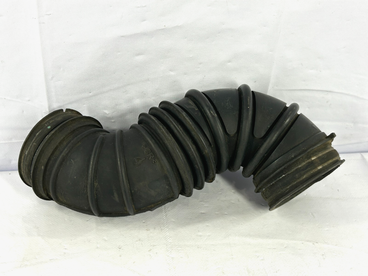 2003-2004 Toyota Matrix Air Cleaner Resonator Tube Assembly OEM 17881-0D090