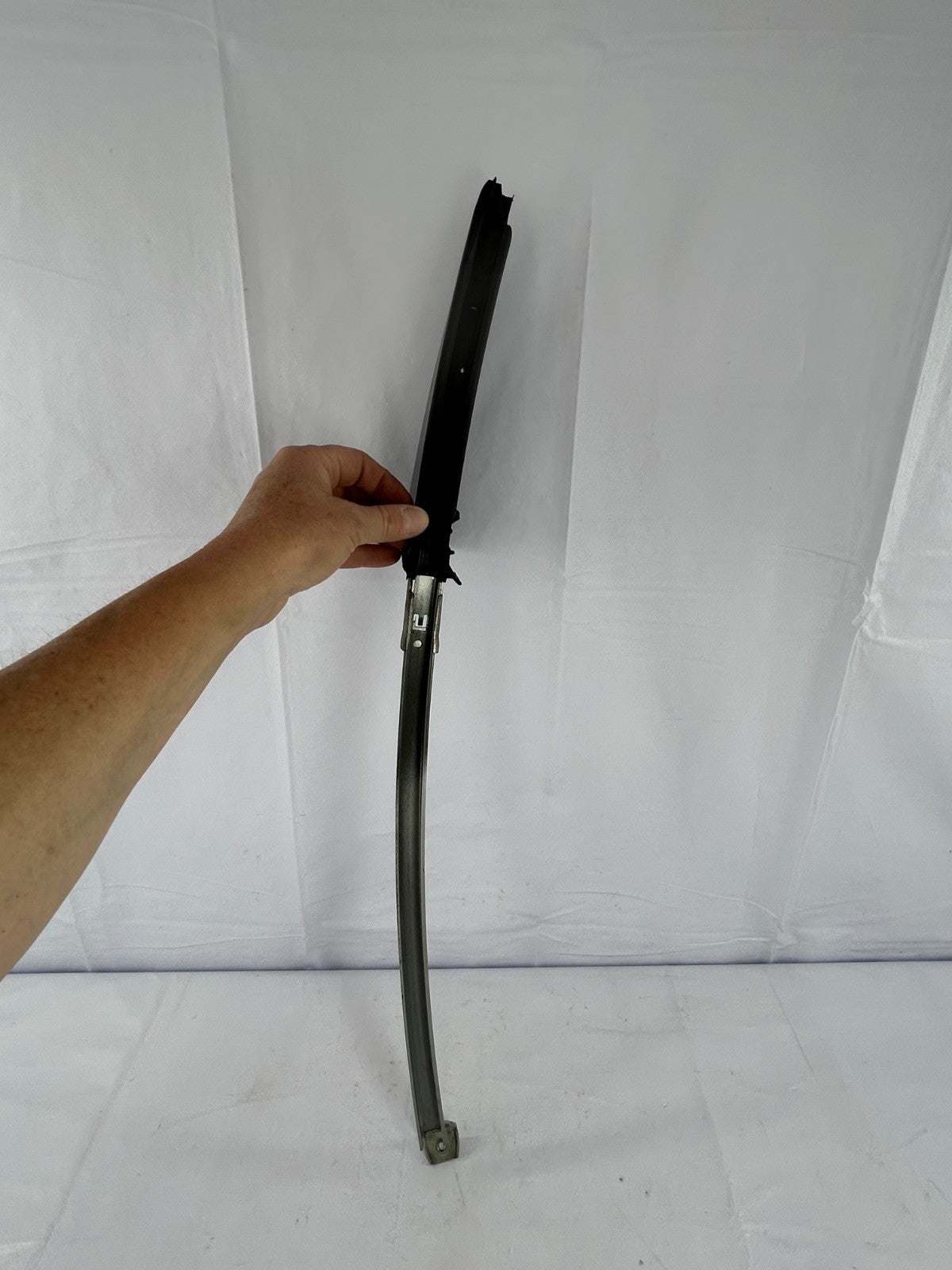 2003-2008 Toyota Matrix Rear Right Side Door Division Bar Seal OEM 67487-01030