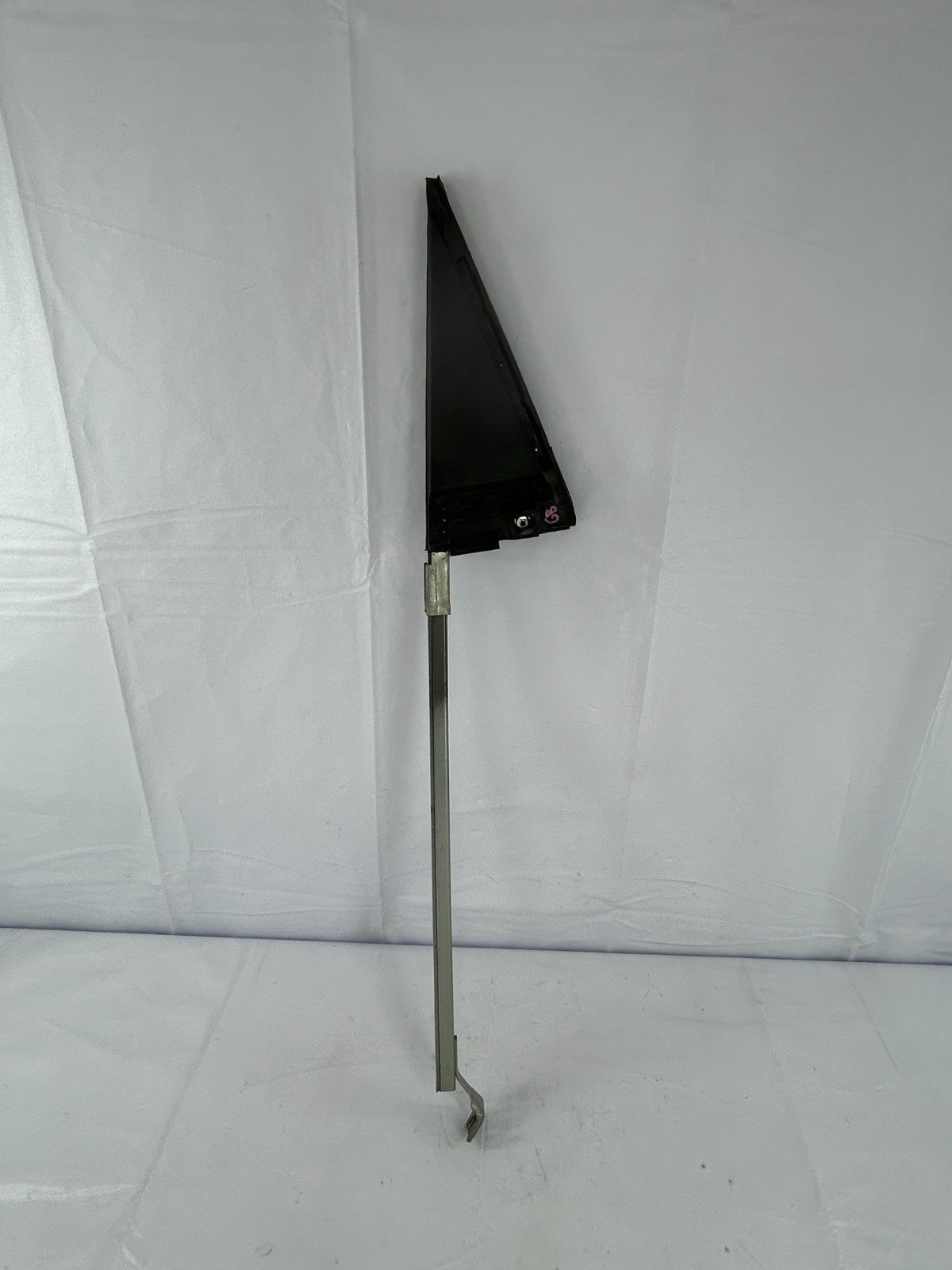 2003-2008 Toyota Matrix Rear Right Side Door Division Bar Seal OEM 67487-01030