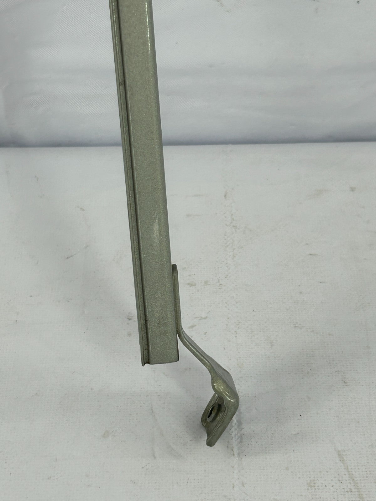 2003-2008 Toyota Matrix Rear Right Side Door Division Bar Seal OEM 67487-01030