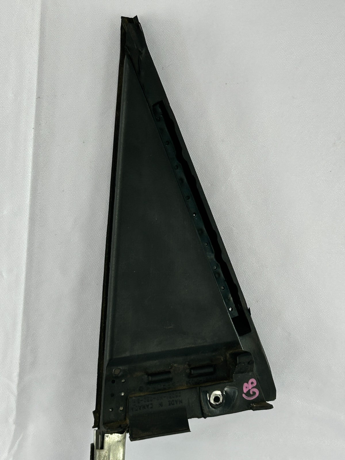 2003-2008 Toyota Matrix Rear Right Side Door Division Bar Seal OEM 67487-01030
