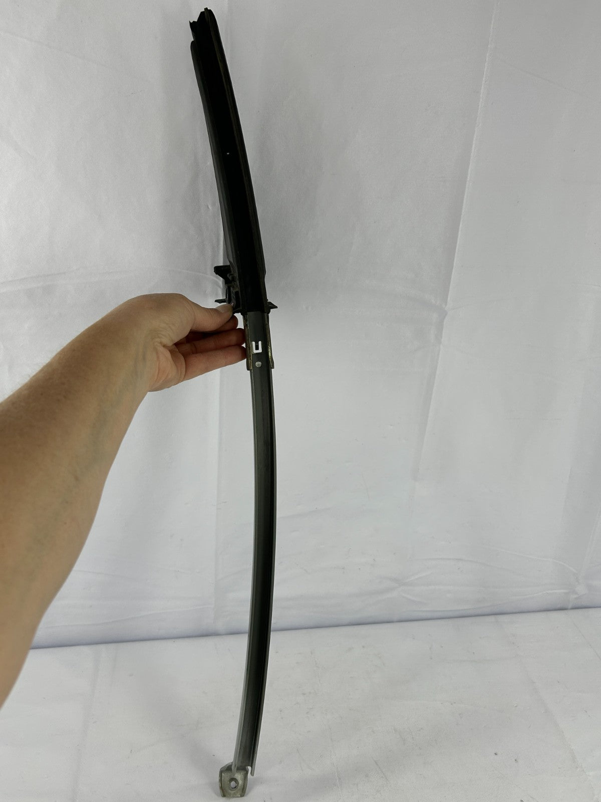 2003-2008 Toyota Matrix Rear Left Side Door Division Bar Seal OEM 67488-01030