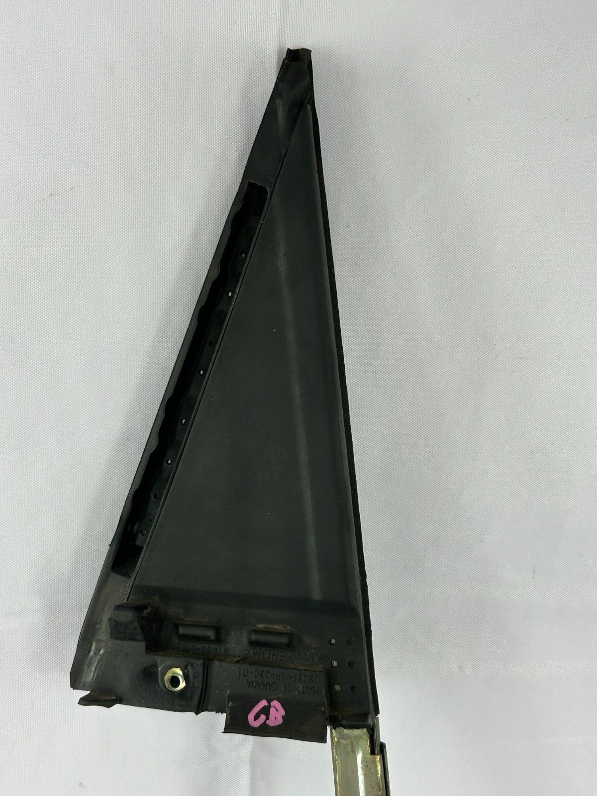 2003-2008 Toyota Matrix Rear Left Side Door Division Bar Seal OEM 67488-01030
