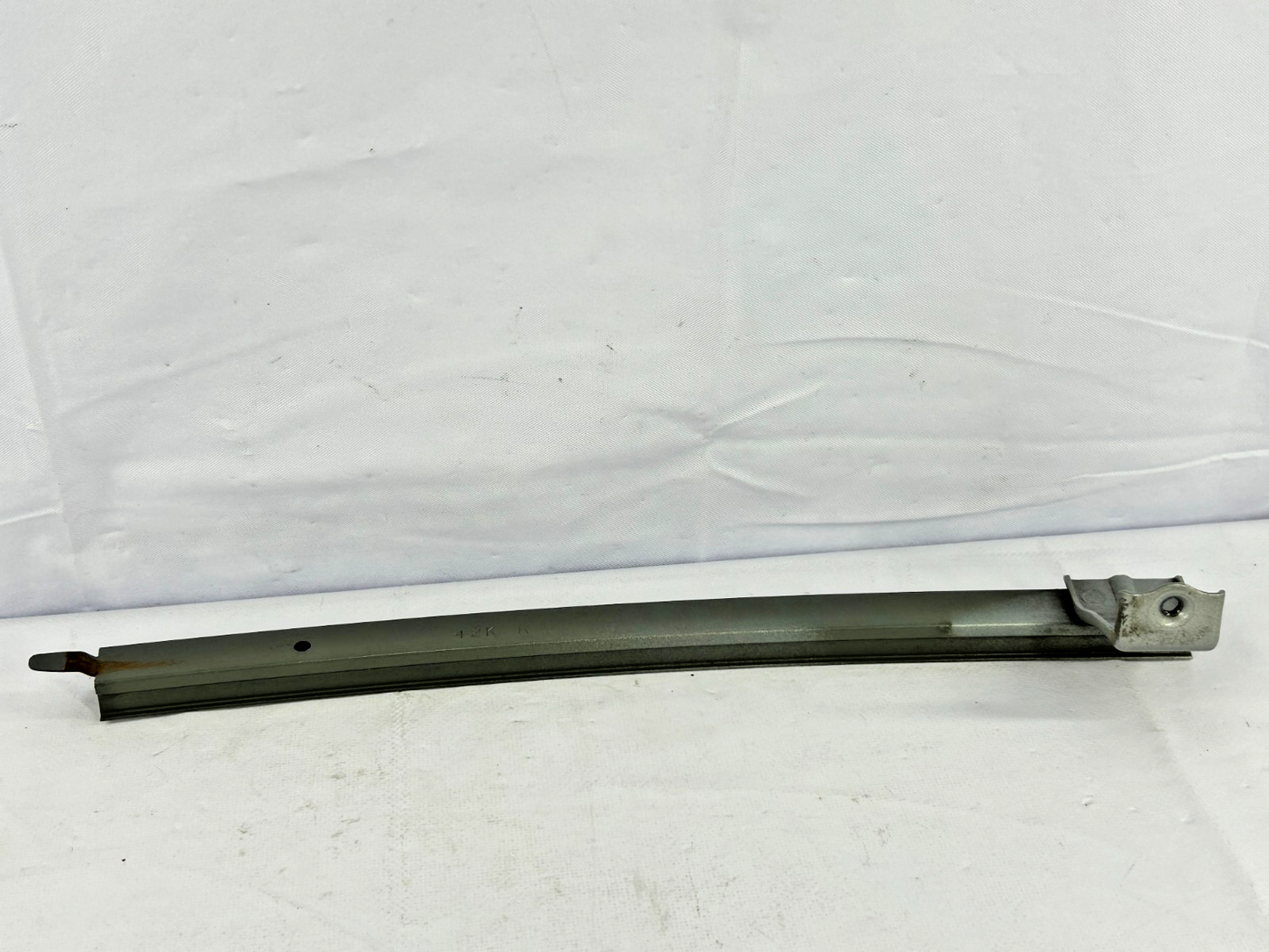 2003-2008 Toyota Matrix Corolla Front Right Window Guide Rail Track 67403-02040
