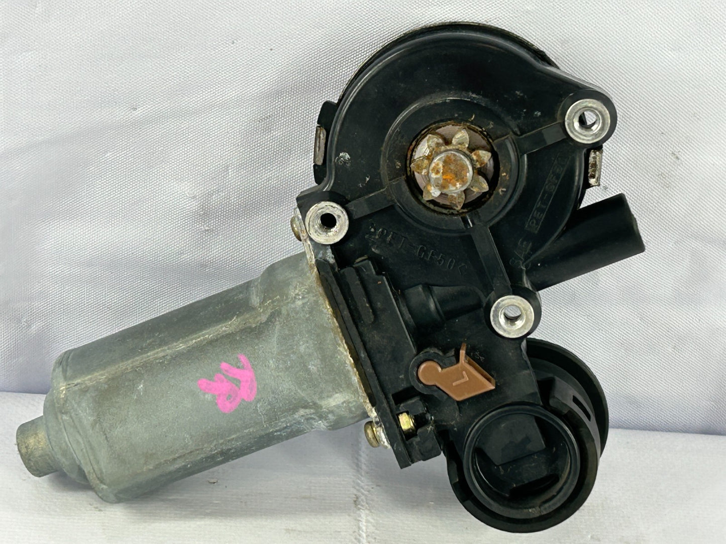 2003-2008 Toyota Matrix Corolla Rear Right Power Window Motor OEM 85720-AA050