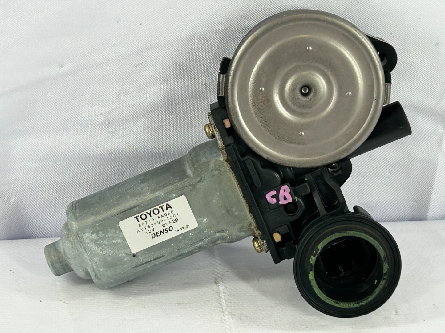 2003-2008 Toyota Matrix Corolla Front Right Power Window Motor OEM 85710-AA050