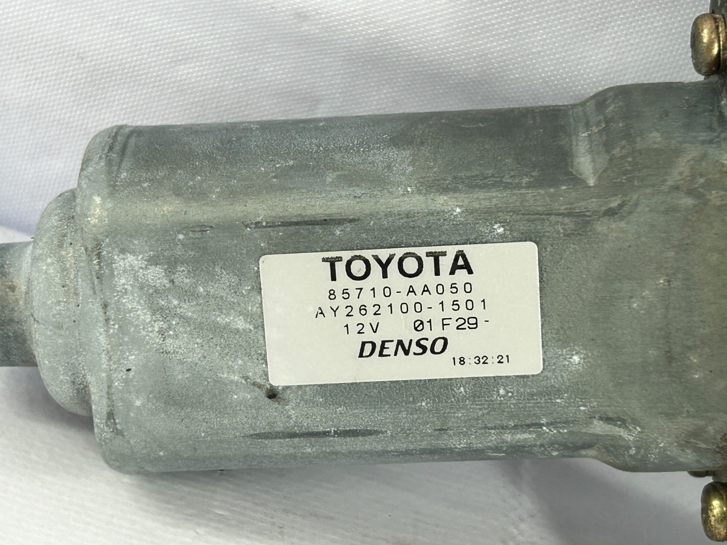 2003-2008 Toyota Matrix Corolla Front Right Power Window Motor OEM 85710-AA050
