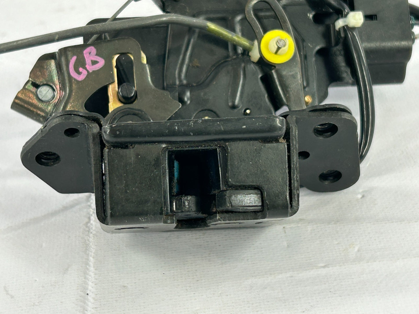 2003-2008 Toyota Matrix Rear Trunk Liftgate Latch Lock Actuator OEM 69110-02010