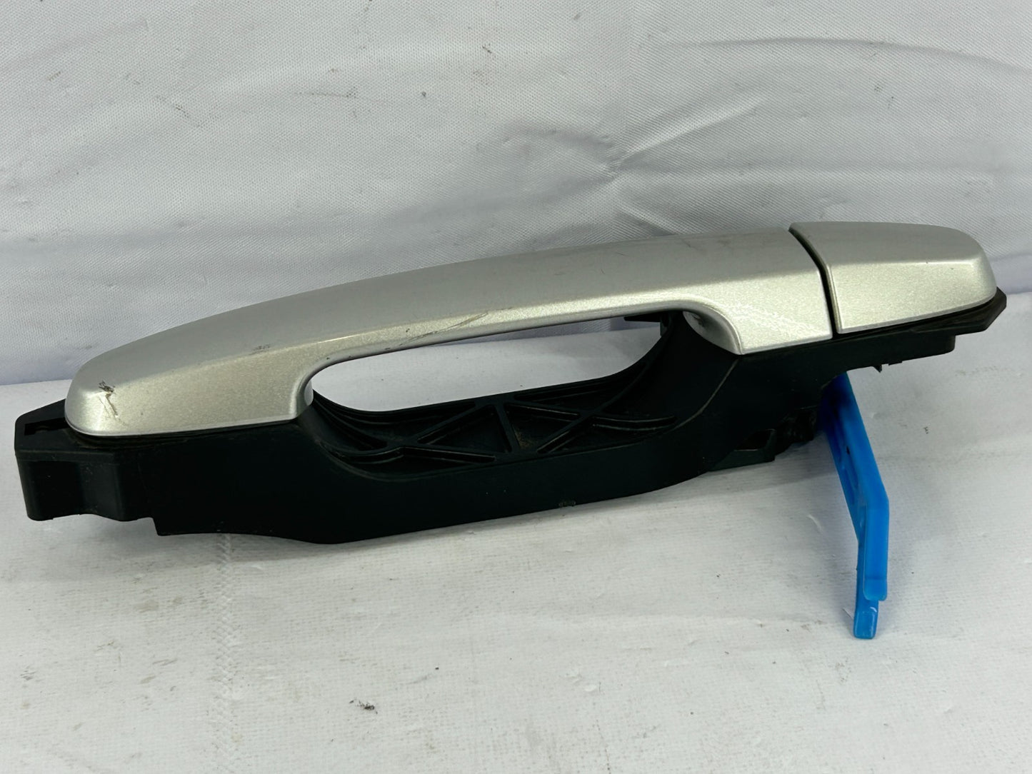 03-05 Toyota Corolla Matrix Rear Left Exterior Door Handle OEM 69211-AA020-B0