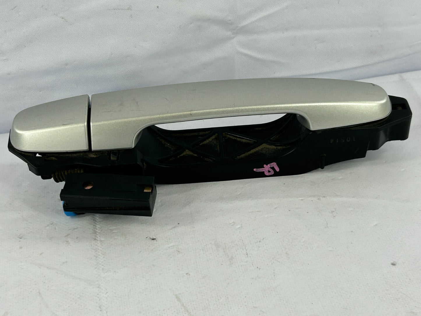 03-05 Toyota Corolla Matrix Rear Left Exterior Door Handle OEM 69211-AA020-B0