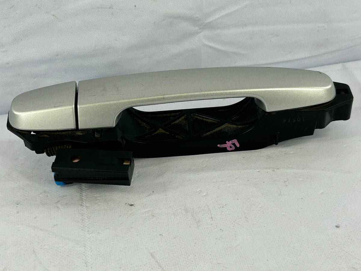 03-05 Toyota Corolla Matrix Rear Left Exterior Door Handle OEM 69211-AA020-B0