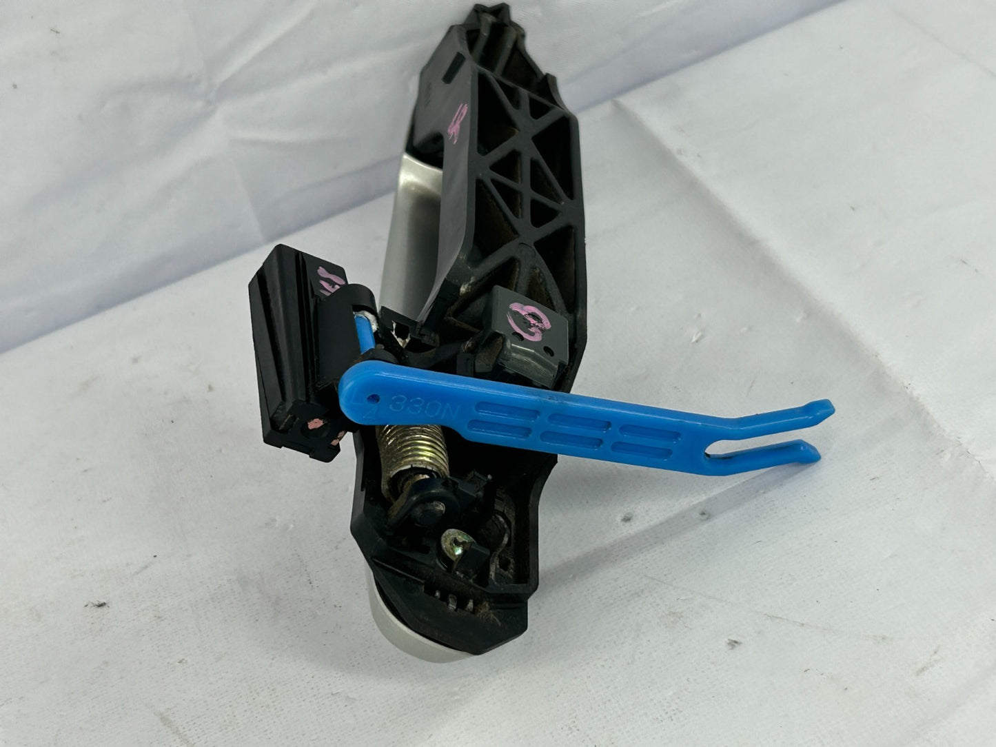 03-05 Toyota Corolla Matrix Rear Left Exterior Door Handle OEM 69211-AA020-B0