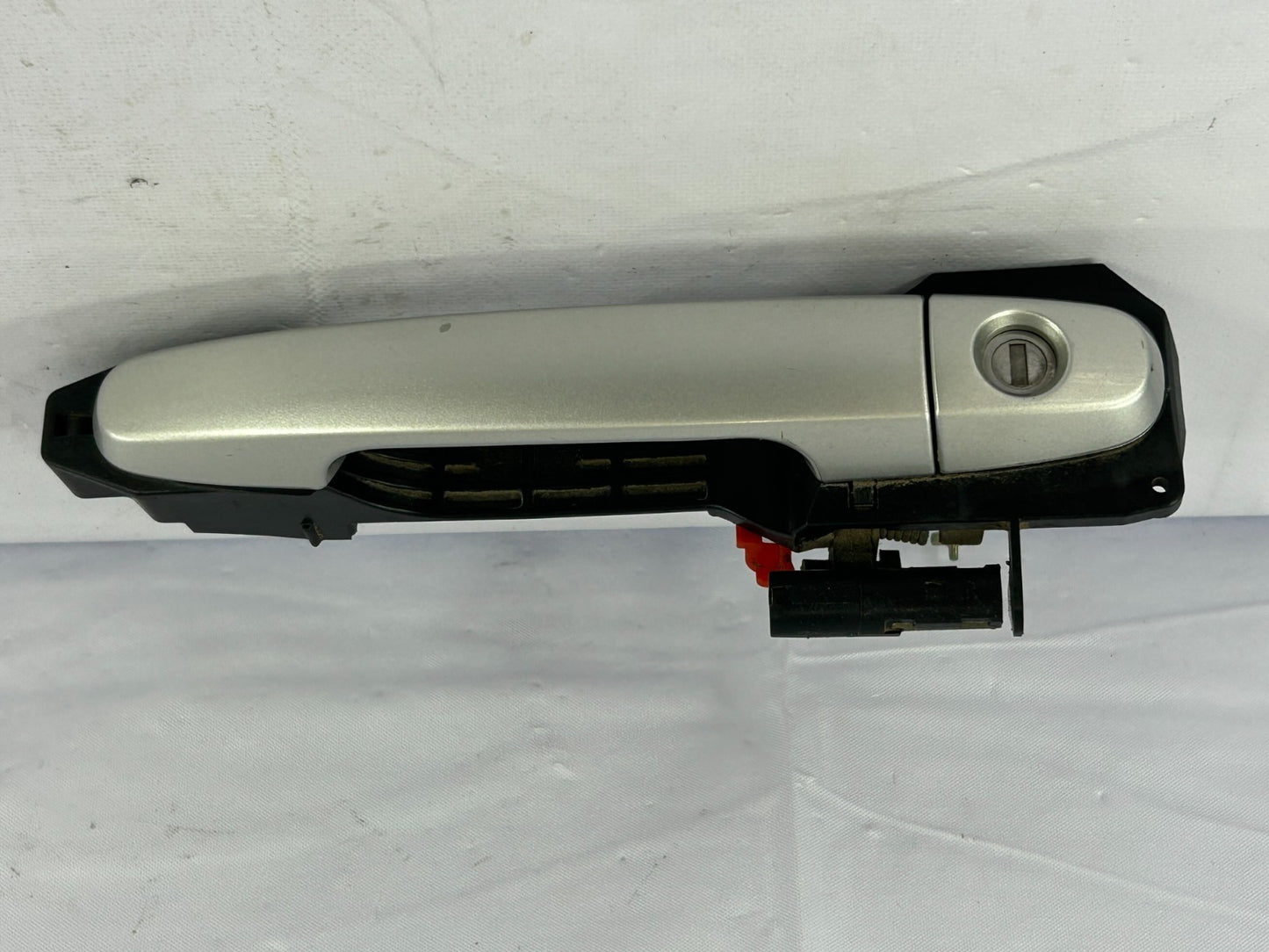 2003-2005 Toyota Matrix Front Right Exterior Door Handle OEM 69211-AA020-B0