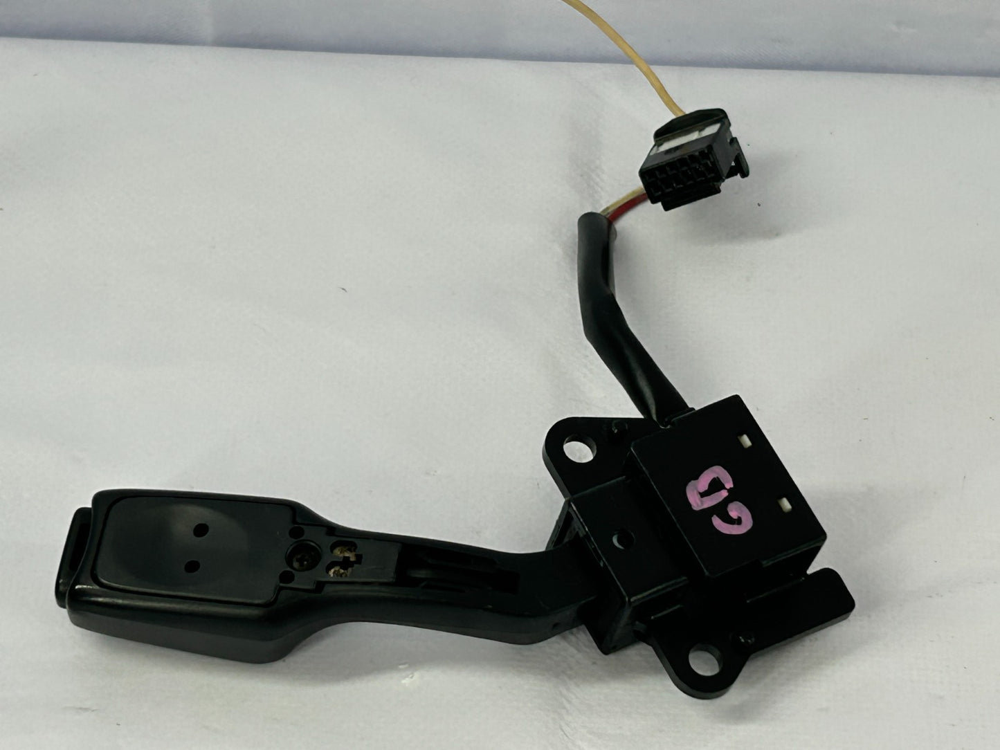 2003-2005 Toyota Matrix Cruise Control Main Switch Assembly OEM 84630-02040