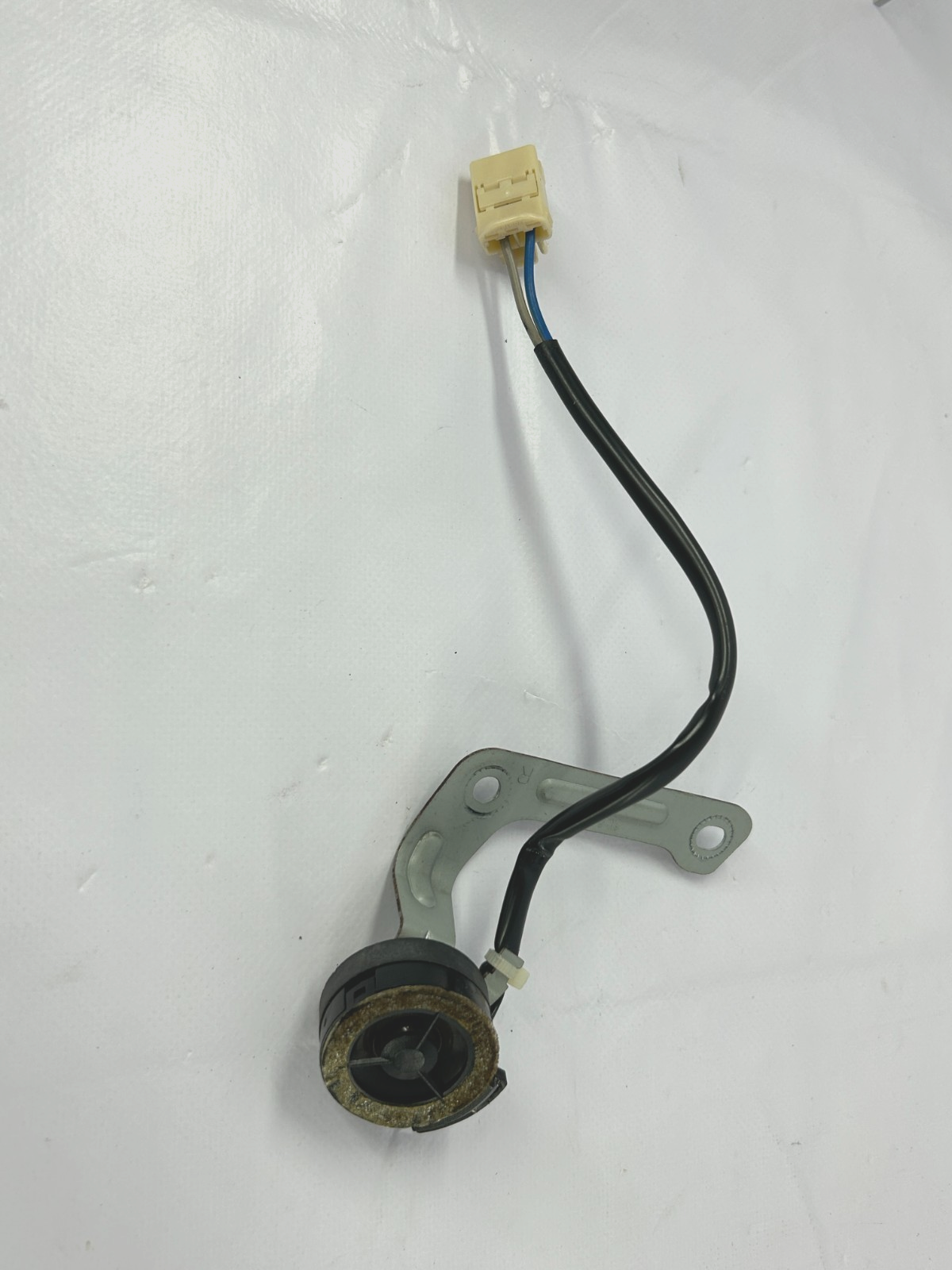 2003-2008 Toyota Matrix Front Right Door Tweeter Speaker OEM 86160-01200