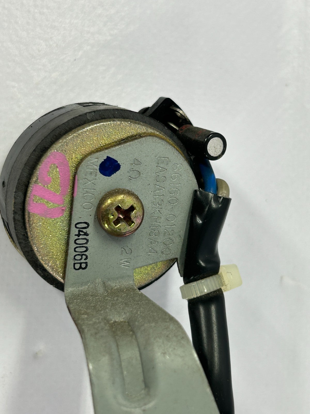 2003-2008 Toyota Matrix Front Right Door Tweeter Speaker OEM 86160-01200