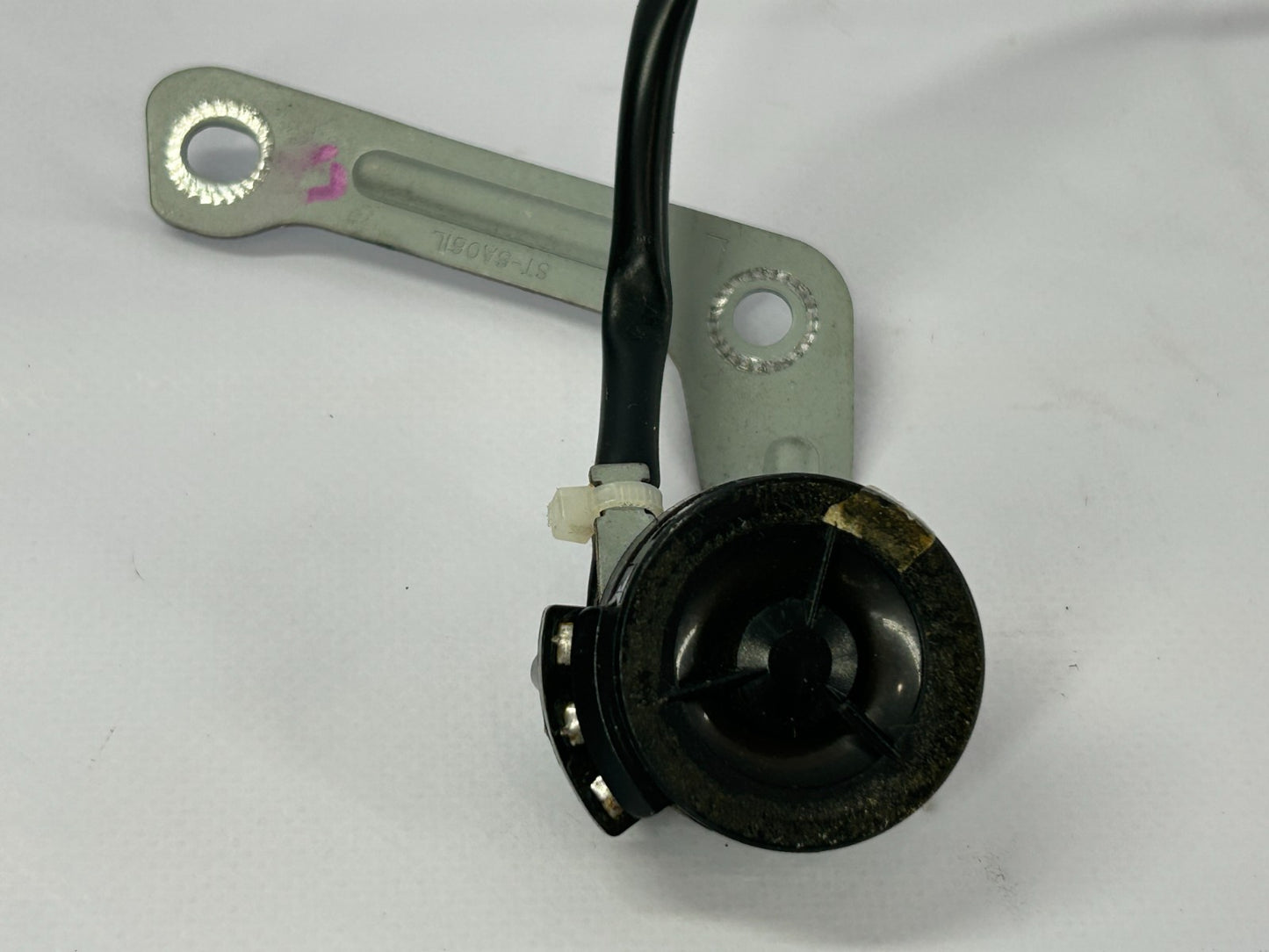 2003-2008 Toyota Matrix Front Left Driver Door Tweeter Speaker OEM 86160-01210