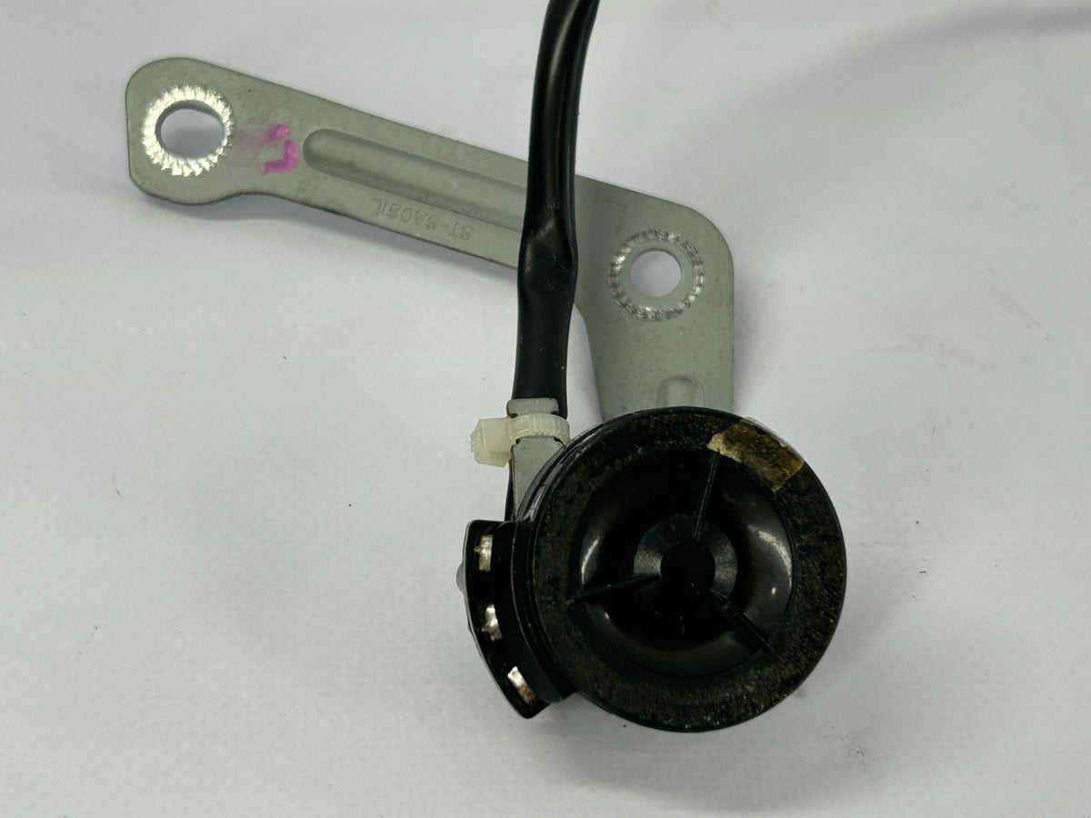 2003-2008 Toyota Matrix Front Left Driver Door Tweeter Speaker OEM 86160-01210