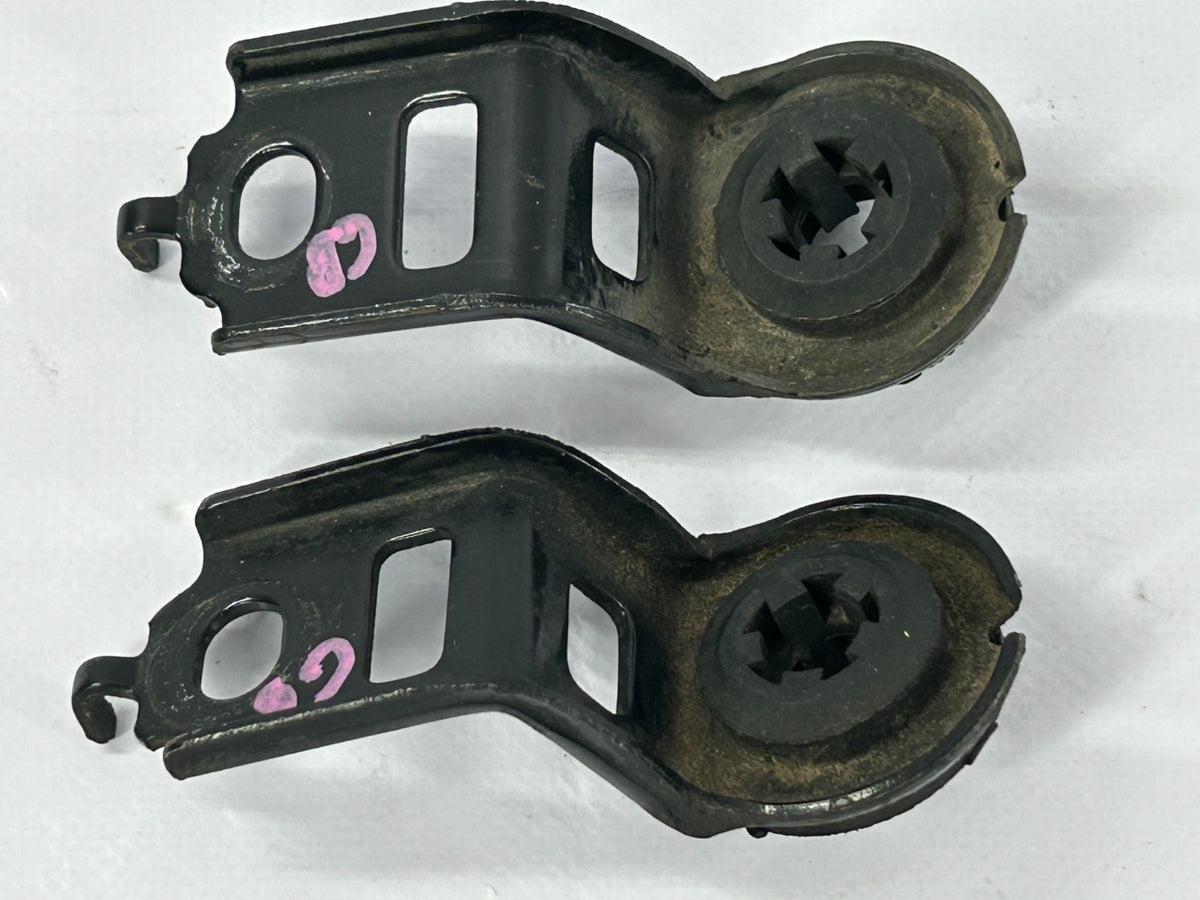 03-08 Toyota Matrix Radiator Top Mount Bracket Set Pair Black OEM 16523-0D030