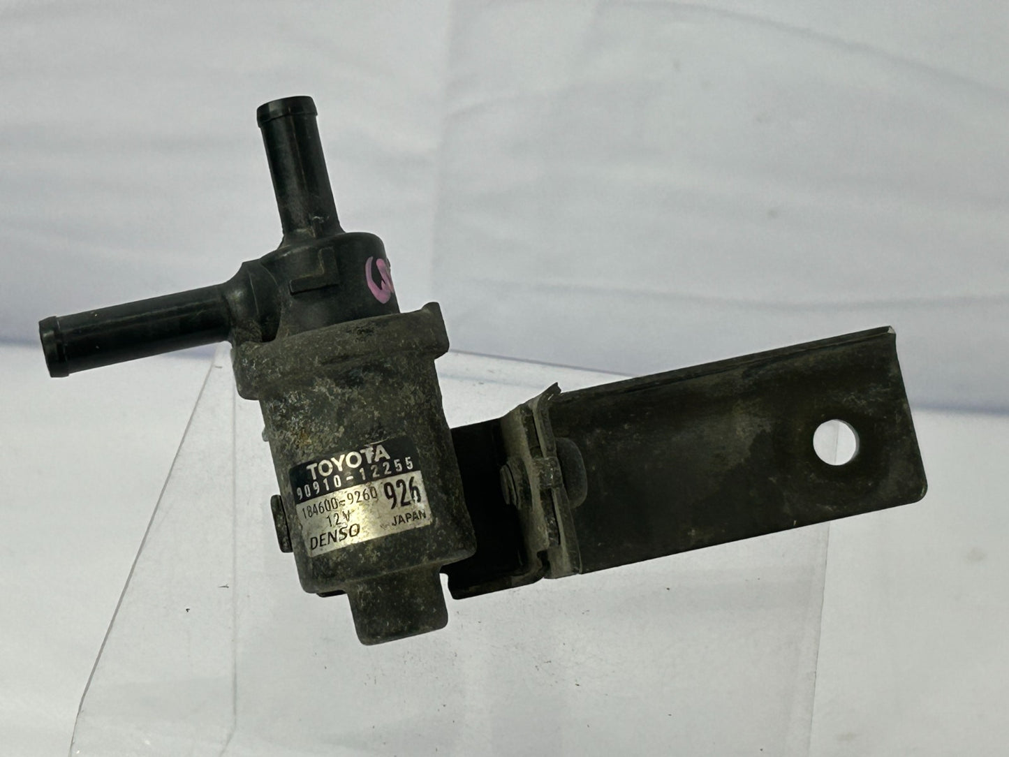 2003-2006 Toyota Matrix Vacuum Switching Valve Assembly OEM 25860-22100