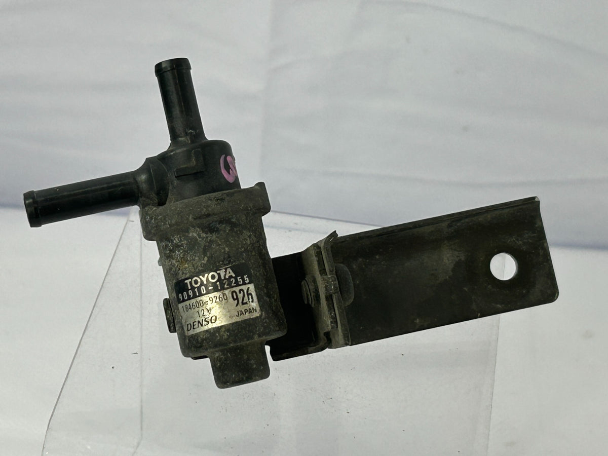 2003-2006 Toyota Matrix Vacuum Switching Valve Assembly OEM 25860-22100