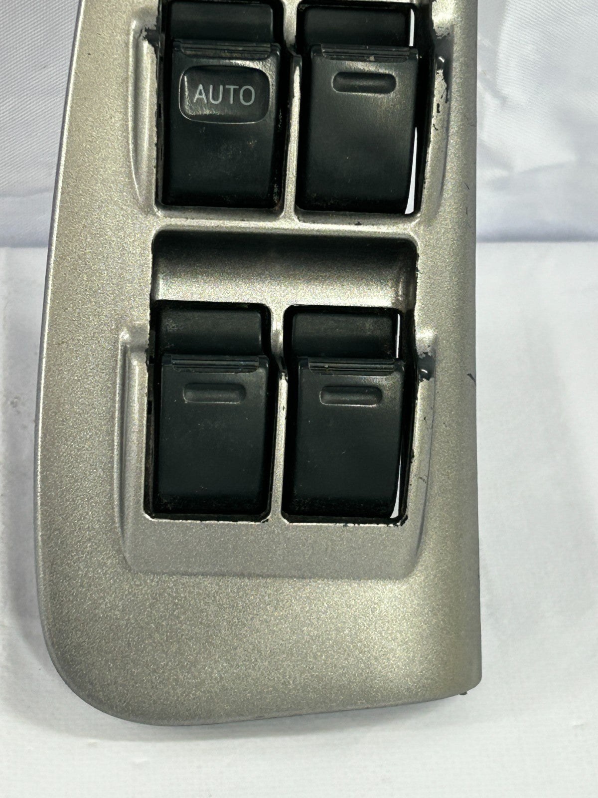 03-05 Toyota Matrix Front Left Door Window Master Switch Assy OEM 84820-01020