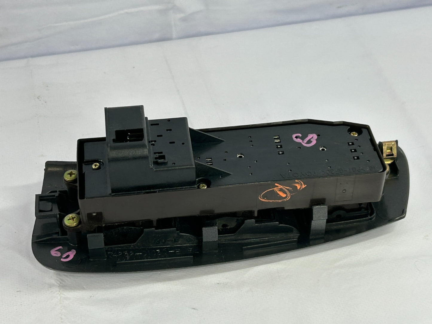 03-05 Toyota Matrix Front Left Door Window Master Switch Assy OEM 84820-01020