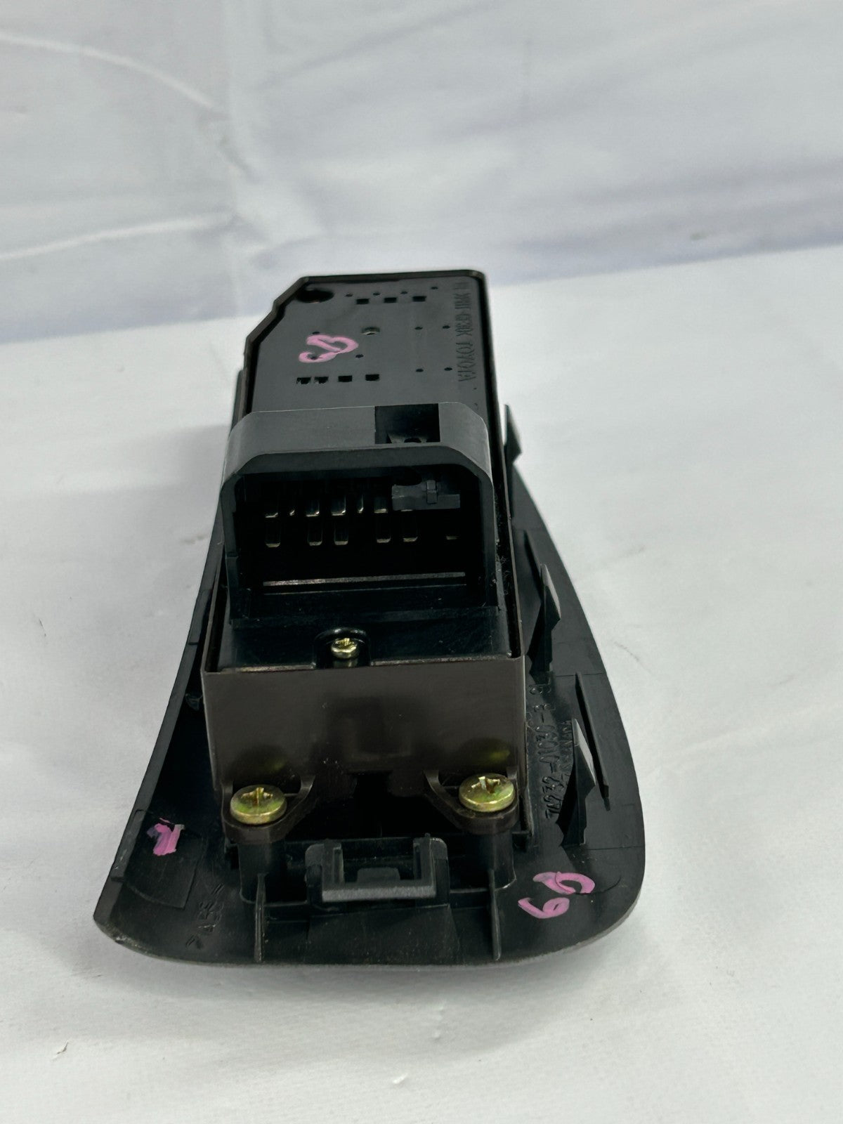 03-05 Toyota Matrix Front Left Door Window Master Switch Assy OEM 84820-01020