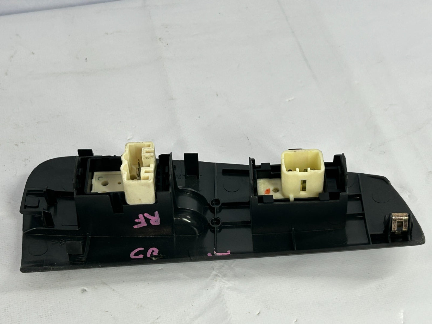 03-08 Toyota Matrix Front Right Power Window Switch Assembly OEM 74231-01030