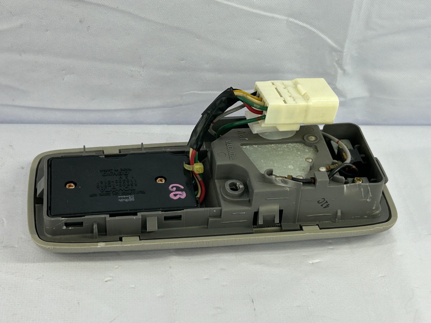 03-08 Toyota Matrix Overhead Dome Light Sunroof Switch Gray OEM 81260-12120-B0