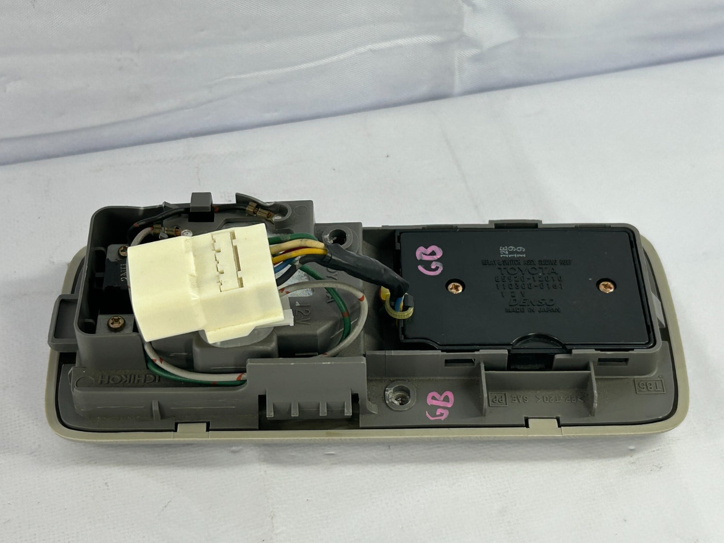 03-08 Toyota Matrix Overhead Dome Light Sunroof Switch Gray OEM 81260-12120-B0